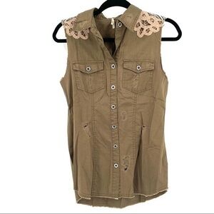 BKE Size Small Olive Lace Collar Button Up Blouse